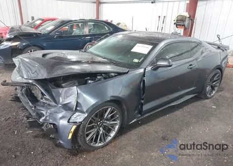 2021 Chevrolet Camaro Rwd Zl1 z USA, uszkodzony, nr VIN 1G1FK1R61M0105999